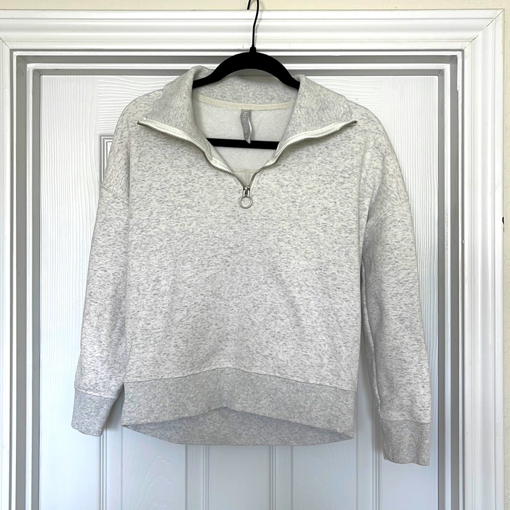Quarter zip gray sweatshirt
